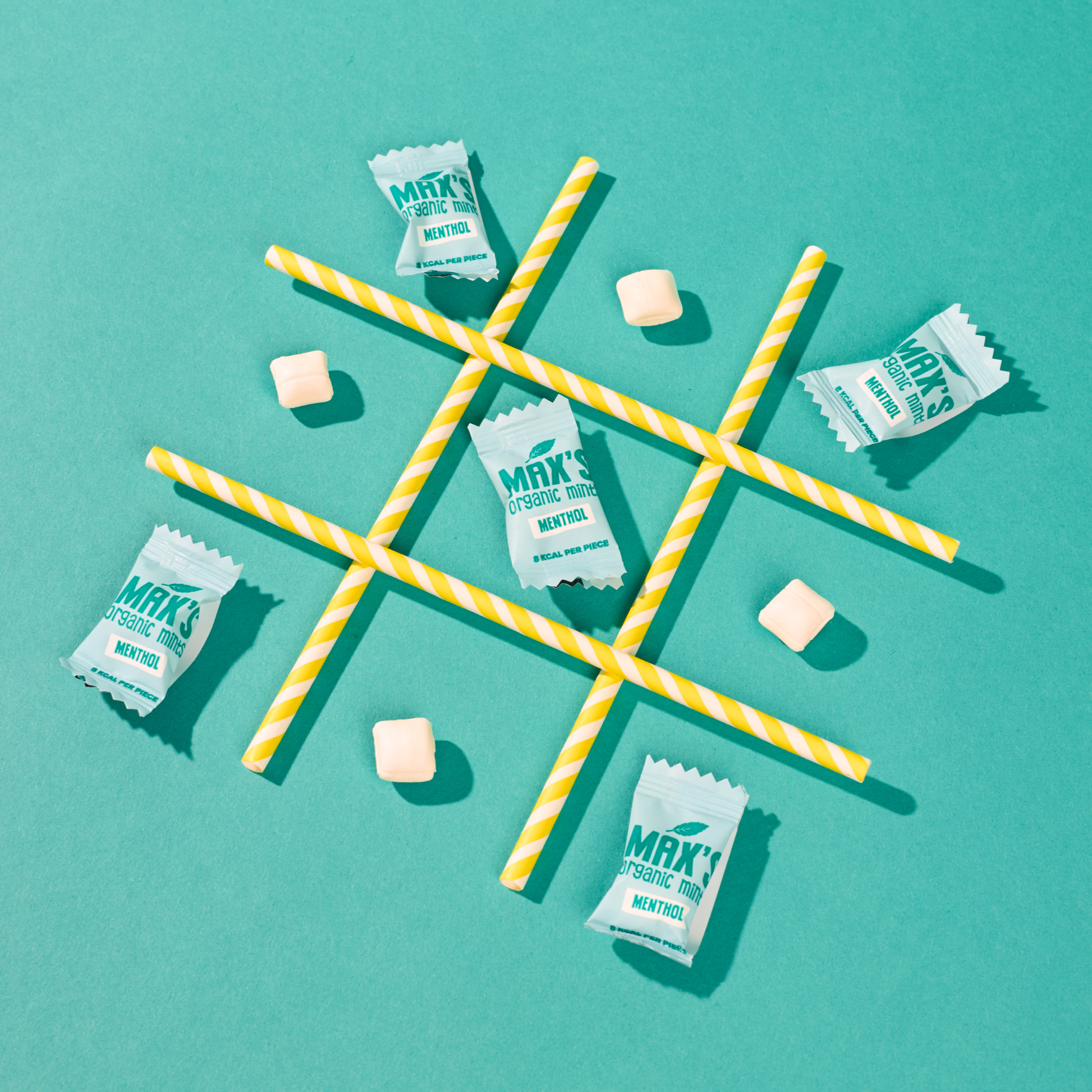 MAX'S Organic Mints Menthol bulkdisplay met 200 individueel verpakte biologische pepermuntjes in een lichtblauwe kartonnen dispenserverpakking.