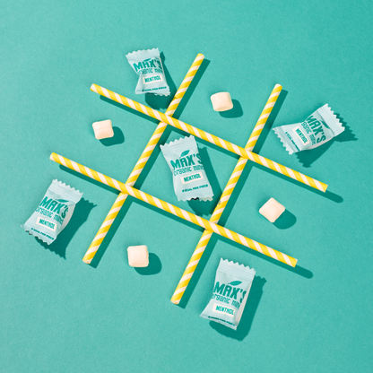 MAX'S Organic Mints Menthol bulkdisplay met 200 individueel verpakte biologische pepermuntjes in een lichtblauwe kartonnen dispenserverpakking.